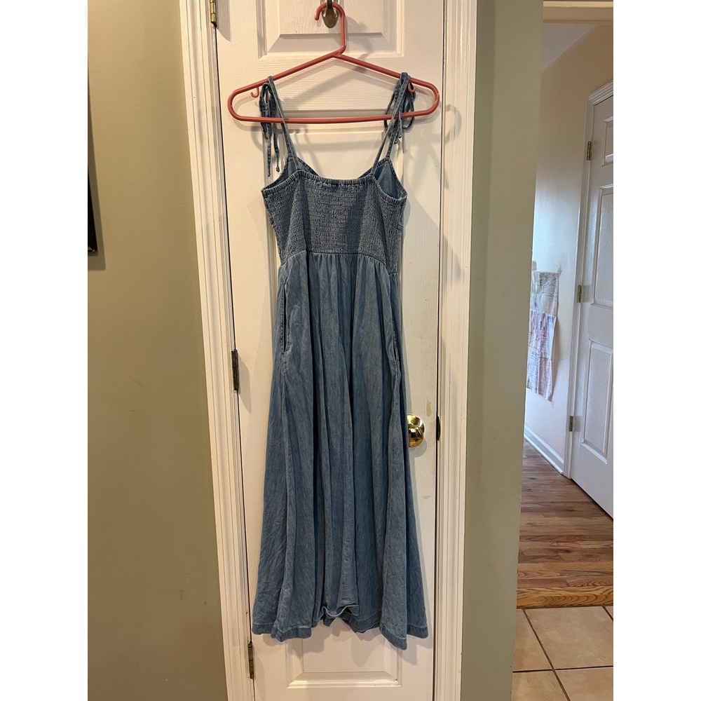 GAP Women Light Wash Denim Smocked Midi Dress Tie Shoulder Blue Cotton XS - Picture 4 of 6